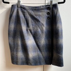 Lauren by Ralph Lauren wool gray  and navy plaid skirt with buttons